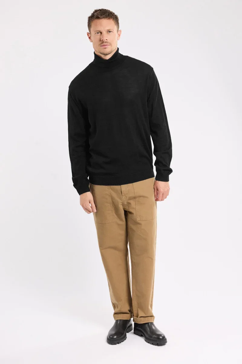 Sophisticated Roll-neck jumper – merino wool Breathable