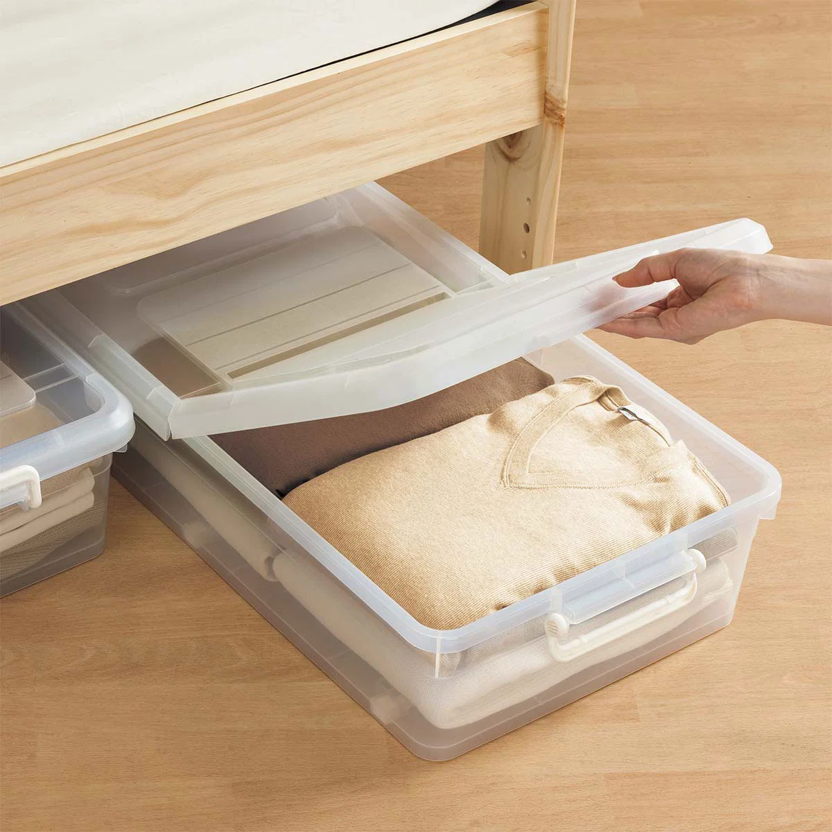 Refined STORAGE CONTAINER UNDER BED WITH CASTER Premium Material