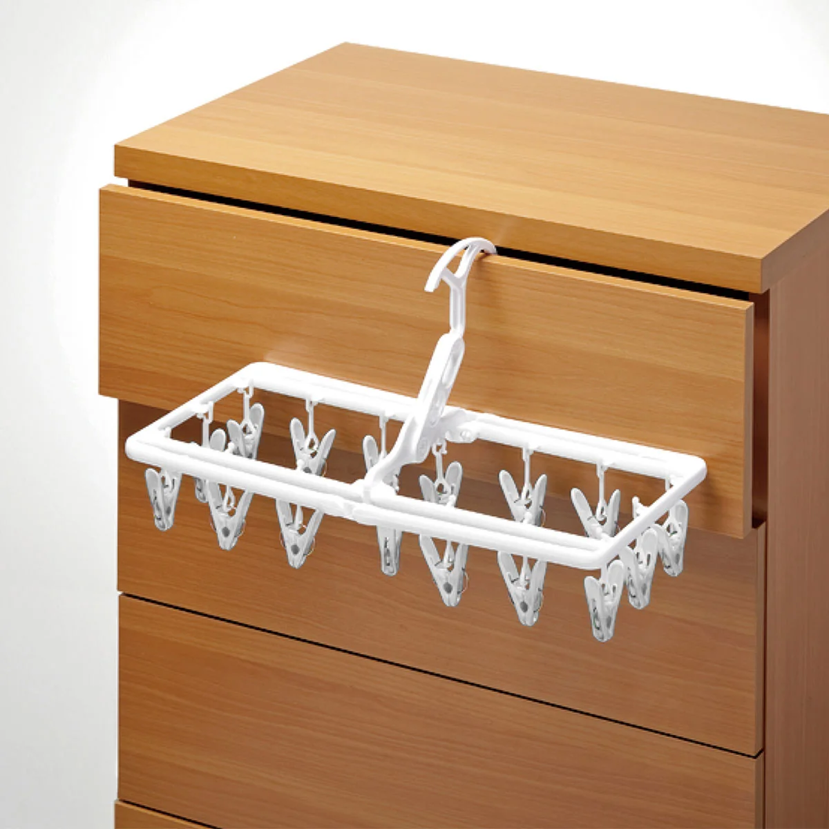 Detailed INDOOR SQUARE MINI HANGER 16P Refined