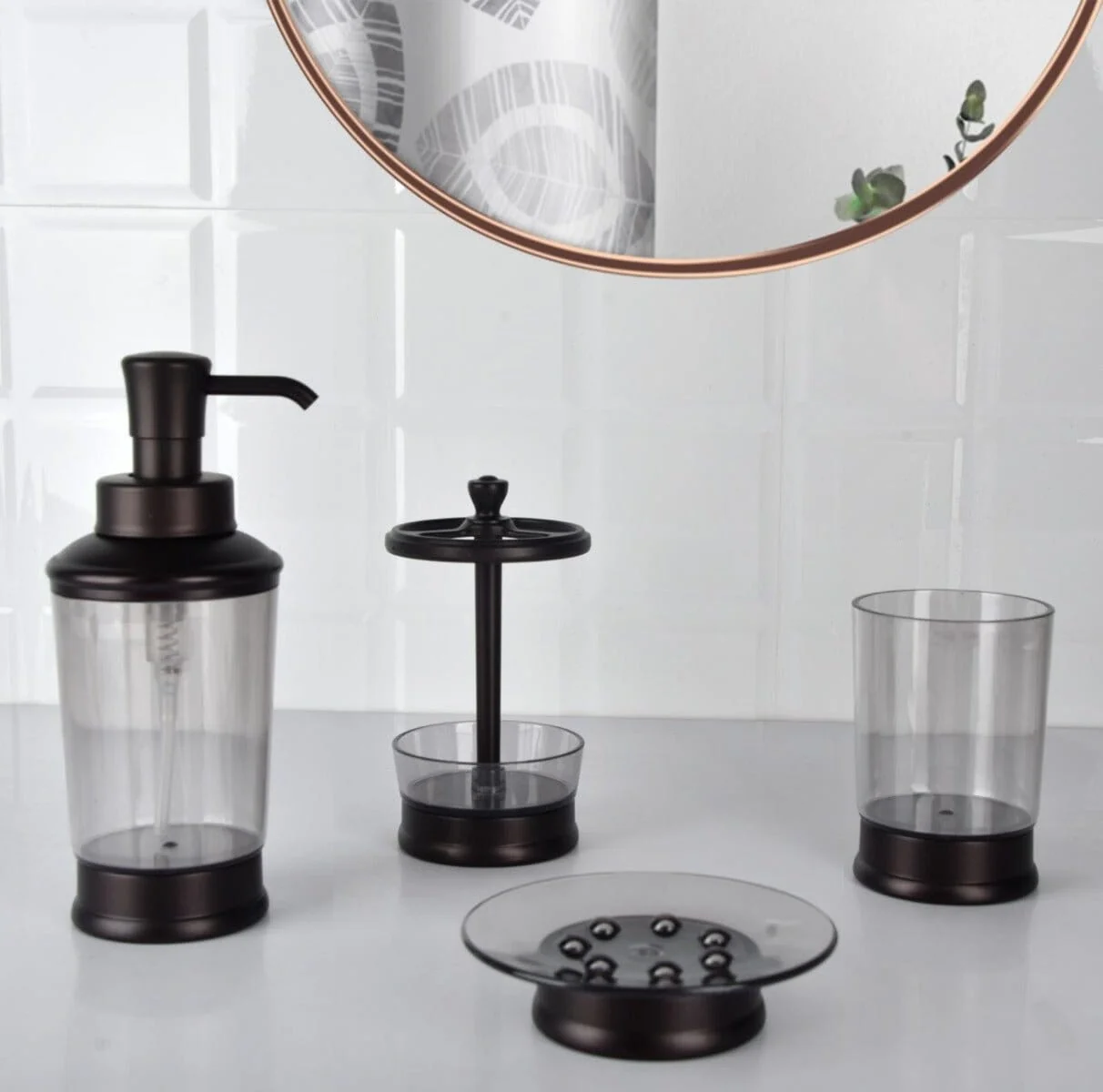 Responsible Le Spa – 4pcs Plastic Bath Set Functional
