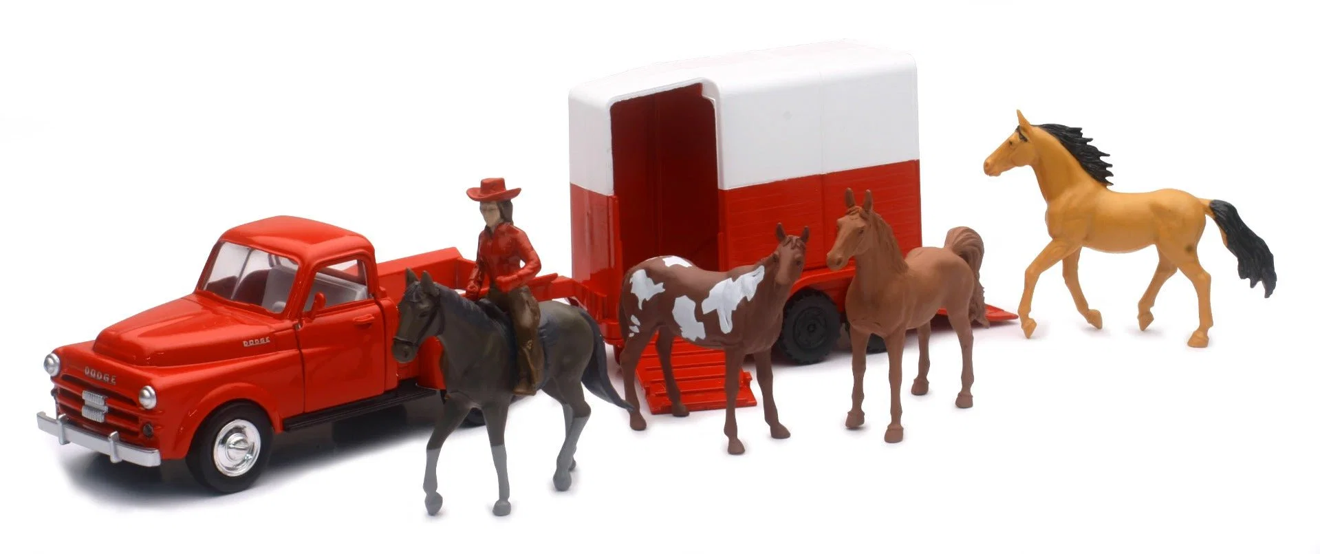 Fast Valley Ranch – Pickup Trucks Horse Trailer Relaxed