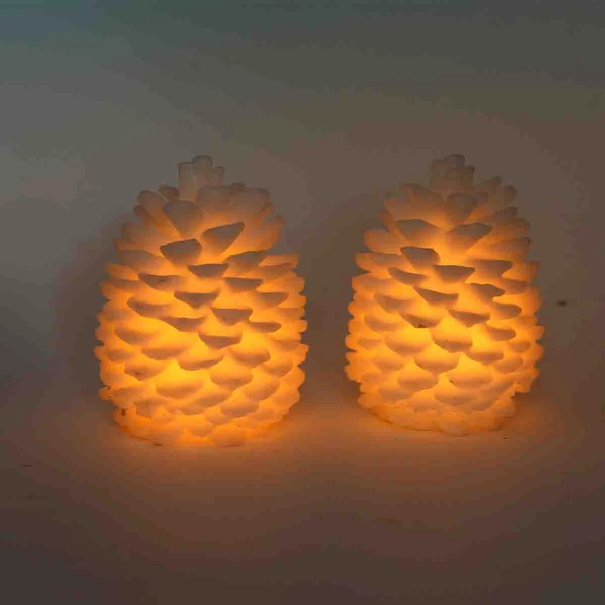 Premium Material Led 2pc Pinecone Candle Set Premium
