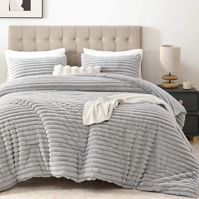Refined Smoofy Fluffy King Size Comforter Set 3 Pieces – Light Grey Fleece Fluffy Comforter Set Luxury Fuzzy King Bedding Set Soft King Bed Set All Season Heavy Faux Fur Comforter with 2 Pillow Cases Green