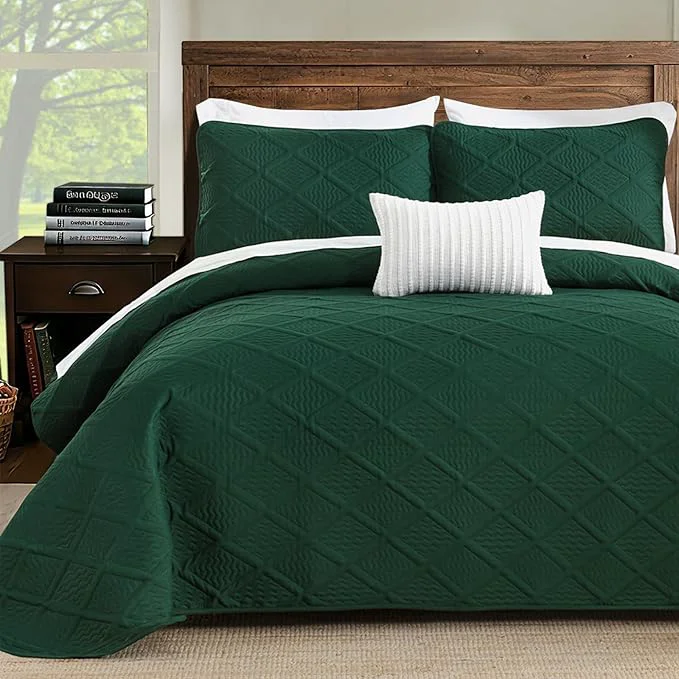 Crafted Yiran Quilts Queen Size Emerald Green Spring Summer Bedspread Bedding Set 3 Pieces Diamond Pattern Lightweight Microfiber Coverlet with 2 Pillow Shams for All Season 96×90 Inch Stylish
