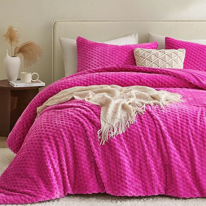 Solid Petrichor Fluffy Twin Comforter Set – Ultra-Soft Pink Flannel Thick Comforter for Queen Bed Luxury Warm Bedding Set for Winter amp Fall Cozy Fuzzy Bed Set 2 Pieces 1 Comforter amp 1 Pillowcase User-Friendly