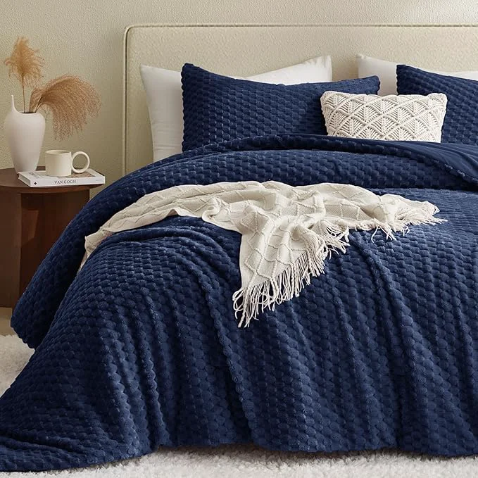 Clean Petrichor Fluffy Twin Comforter Set – Ultra-Soft Navy Flannel Thick Comforter for Queen Bed Luxury Warm Bedding Set for Winter amp Fall Cozy Fuzzy Bed Set 2 Pieces 1 Comforter amp 1 Pillowcase Safe