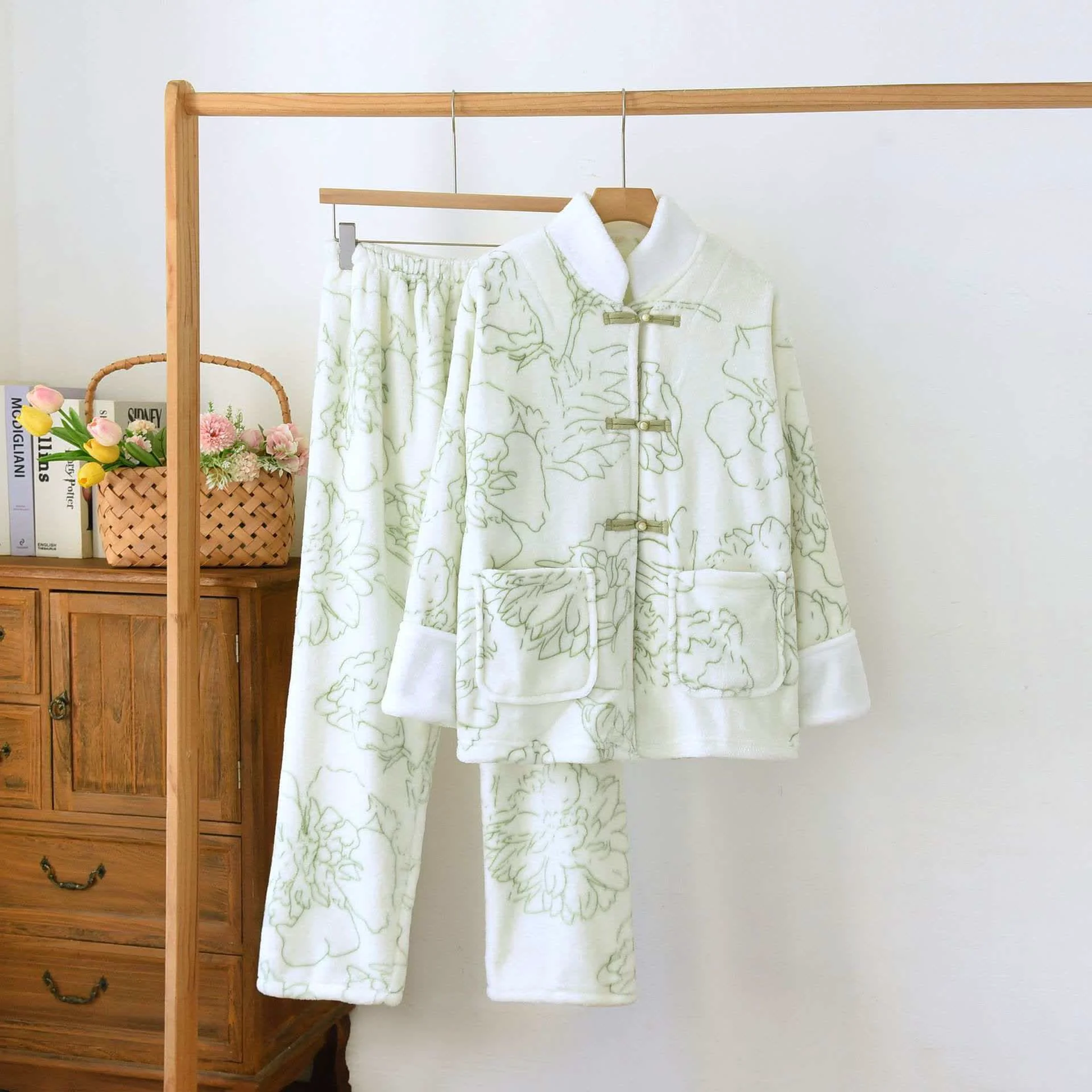 Dependable Ownkoti Fresh Green Line-Art Plush Loungewear Set High-Grade