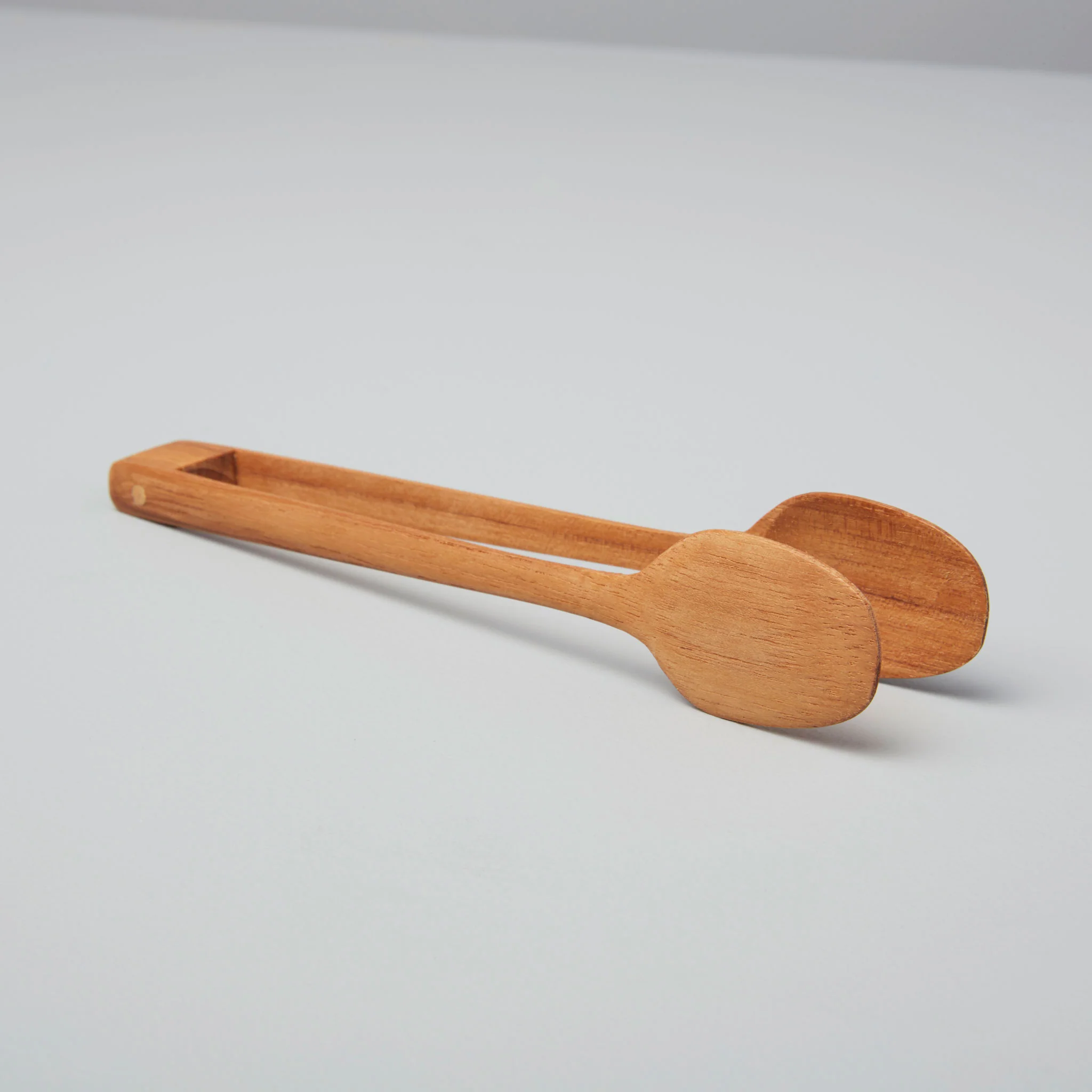 Long-Lasting Teak Oval Tongs Small Easy-to-Use