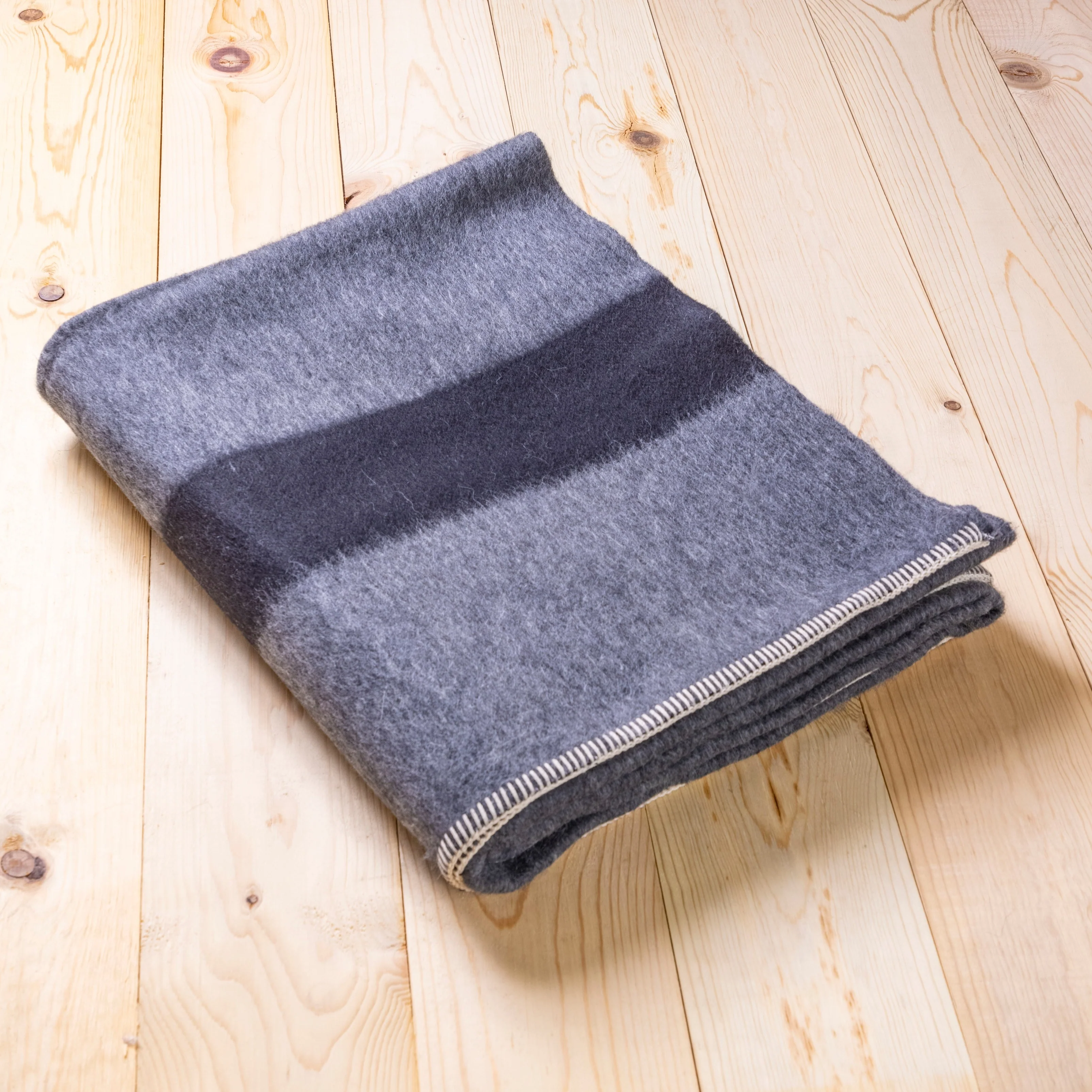 Relaxed Siempre Blanket Charcoal with Black Stripe Dependable