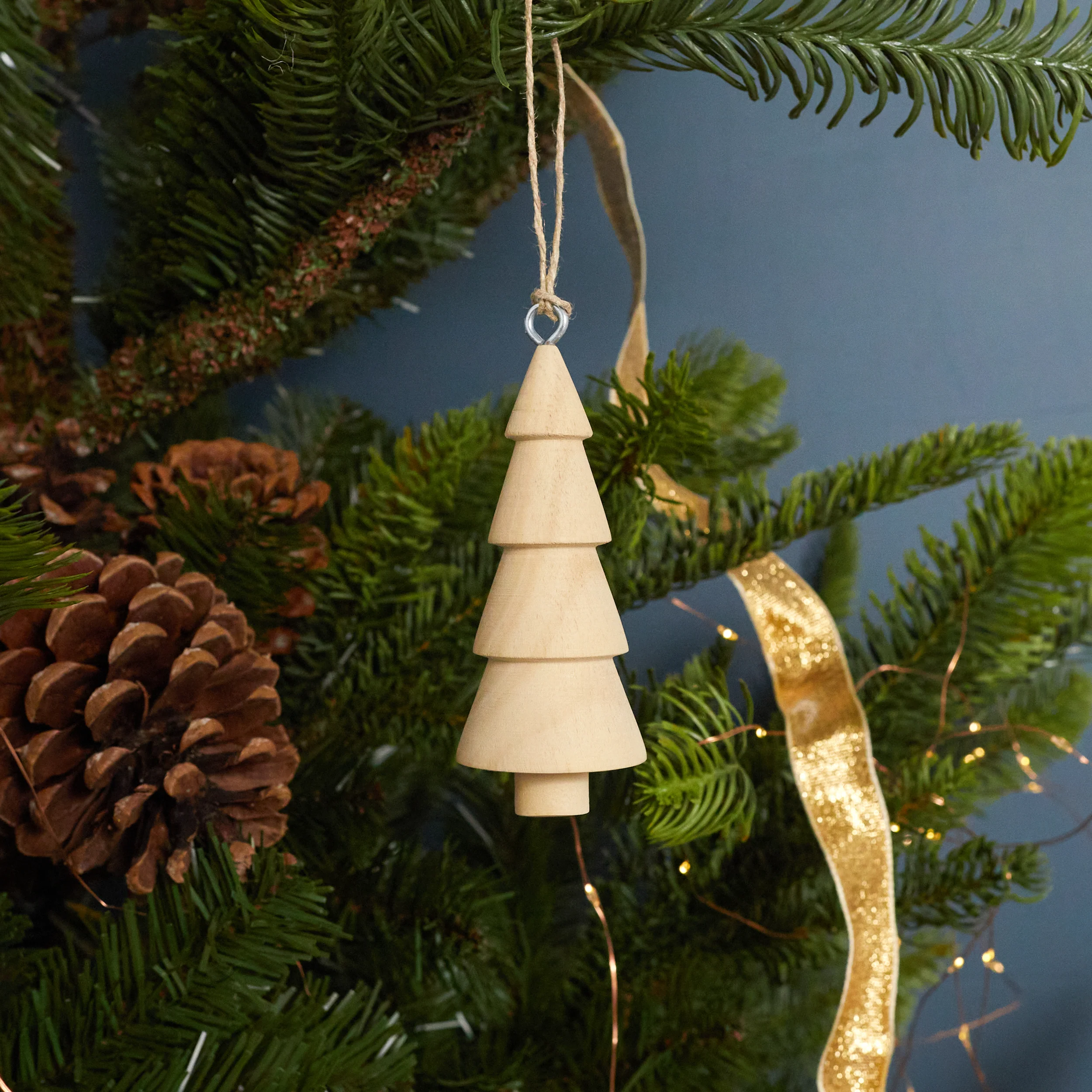 High-Quality Pine Tiered Tree Ornament Advanced