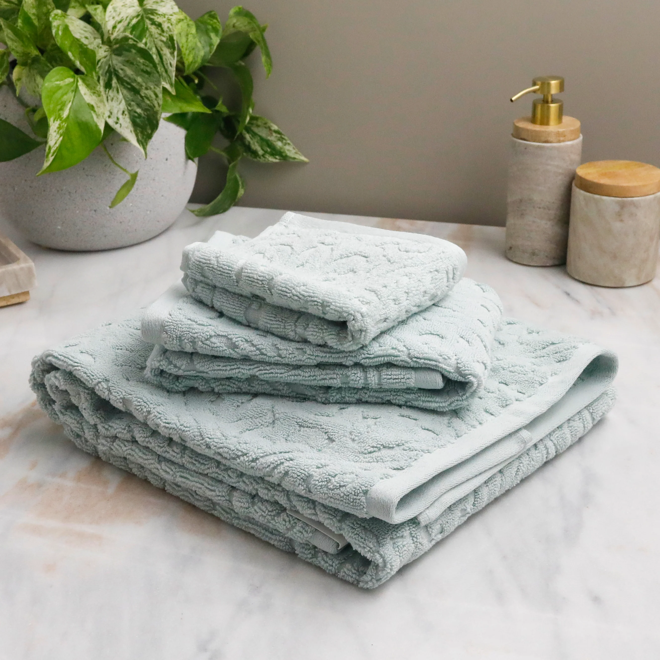 World-Class Firenze Bath Towel Sky Light Modern