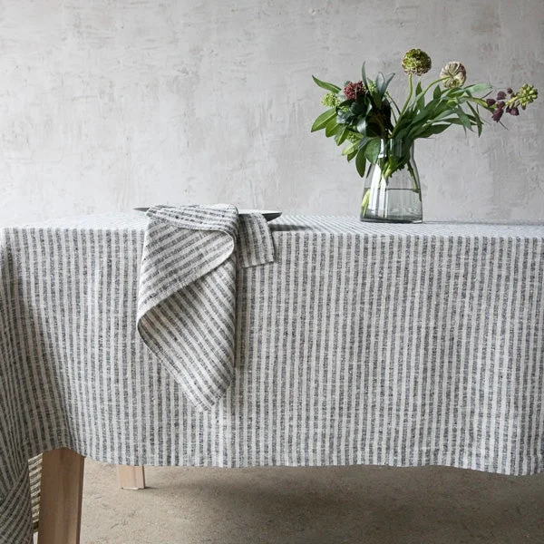 Durable Brittany Tablecloth Black and Natural Exceptional