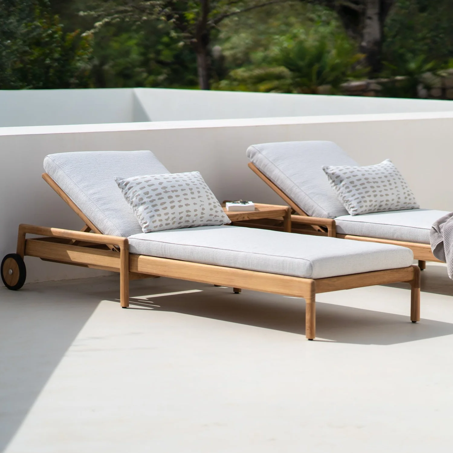High-Grade Jack Outdoor Adjustable Lounger Cushion Off White Fabric Eco-Friendly