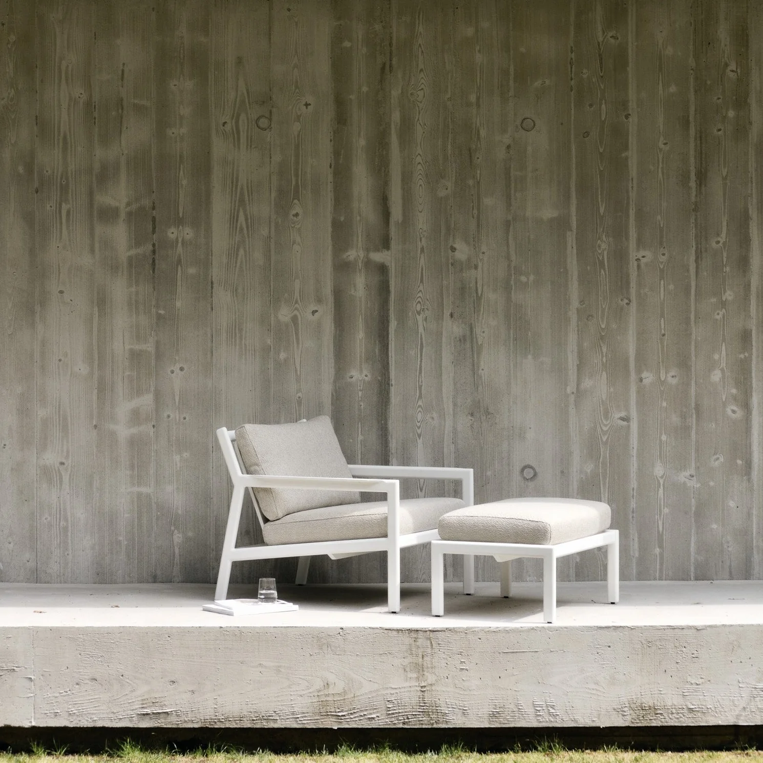 Luxury Jack outdoor footstool – aluminium – white – Off White fabric Pure