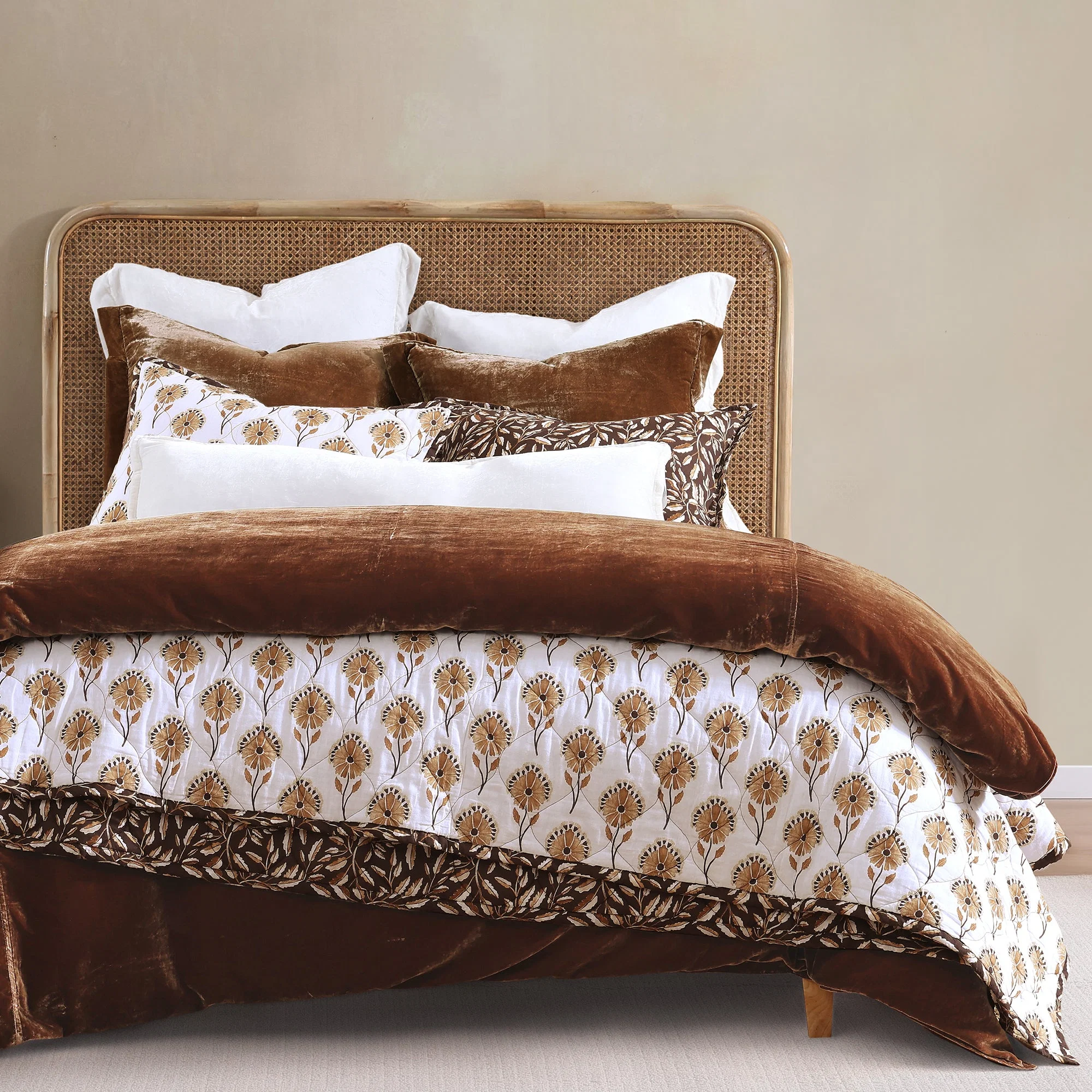 Classic Woodstock Reversible Quilt Set 2 Pc Excellent
