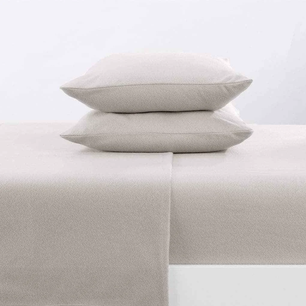 Fashionable 4-Piece Solid Fleece Sheet – Christina Collection Next-Generation