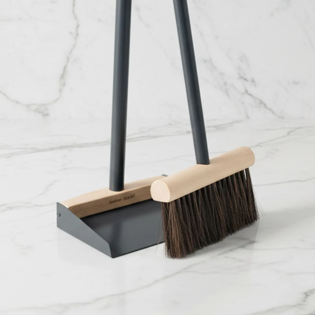 Fashionable Andree Jardin quot Mr amp Mrs Clynk quot Large Complet Dustpan amp Hand Brush Black Premium