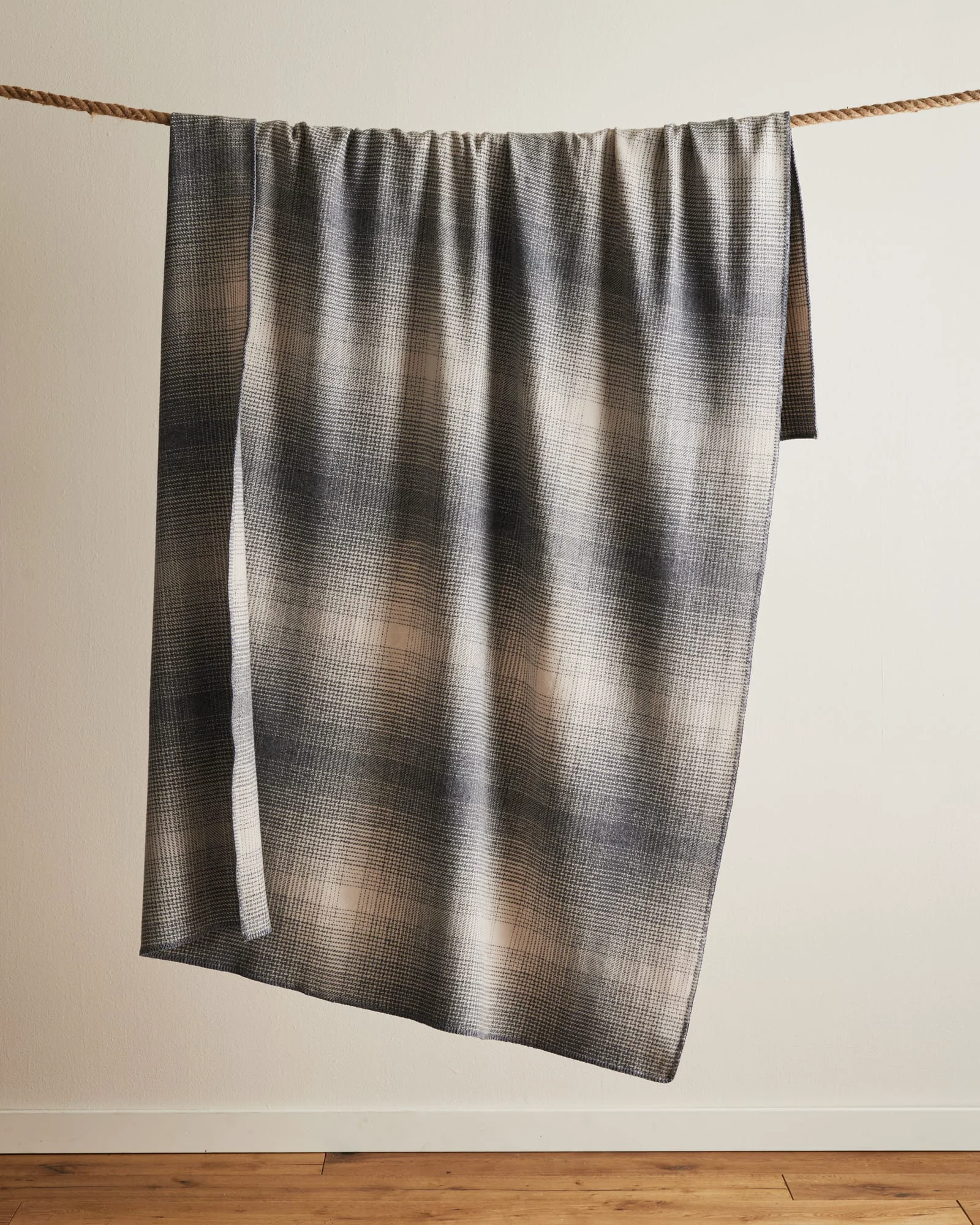 Top-Quality Eco-Wise Wool Ombre Blanket Bone Grey Official