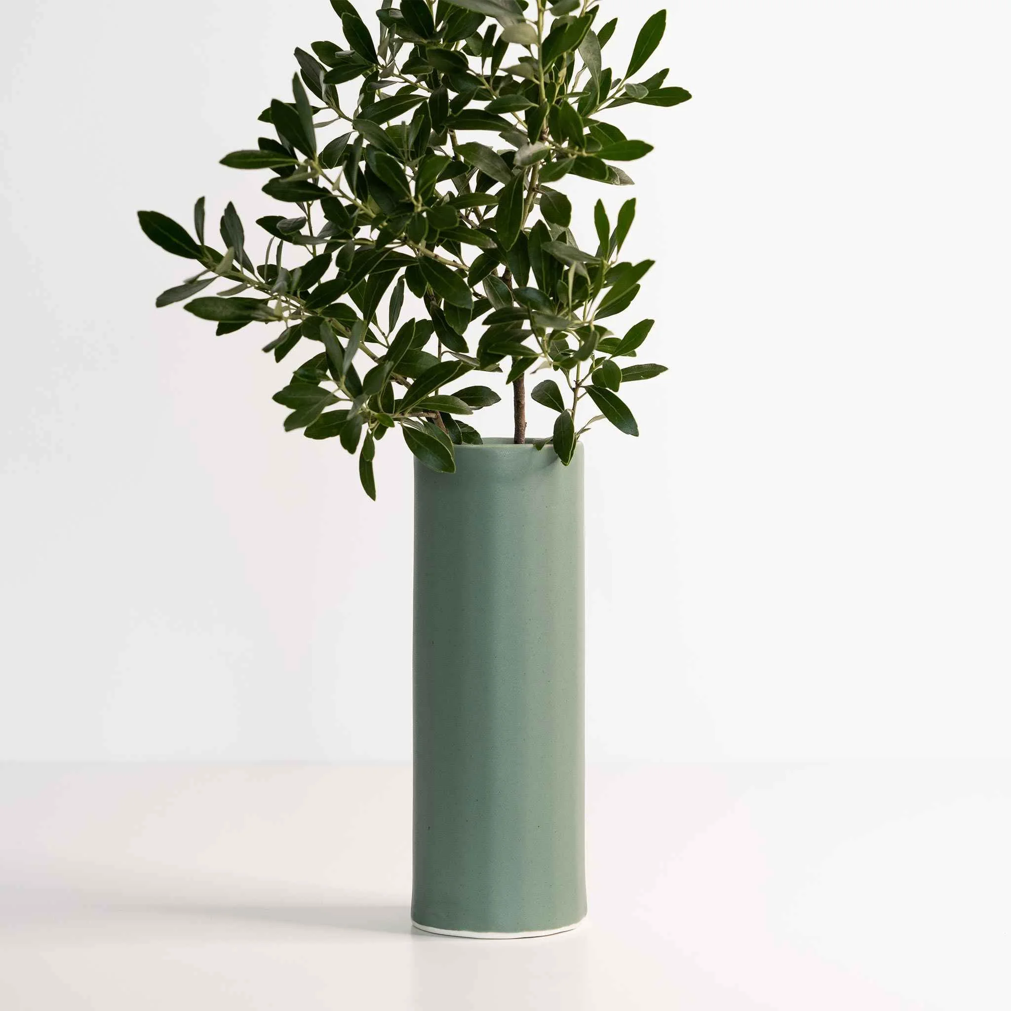 Innovative Bloom Vase – Handmade Porcelain Flower Vase Reliable