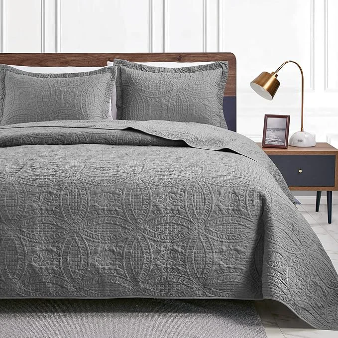 Smooth Love 39 s cabin California King Size Quilt Bedding Set Grey Bedspreads – Cal King Summer Lightweight Bedspread Comforter – Coin Pattern Coverlet for All Season – 3 Pieces 1 Quilt 2 Pillow Shams Optimized