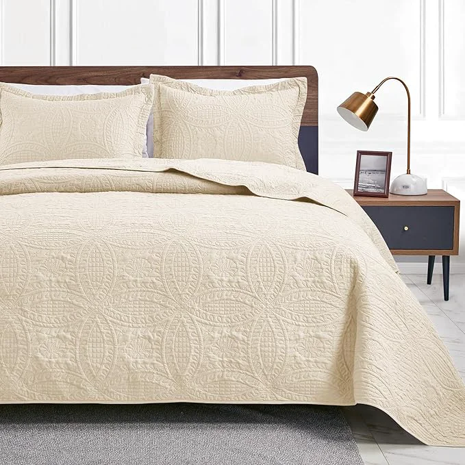 Trendy Love 39 s cabin Quilts for Full Bed Beige Bedspread Comforters Bedding Set – Summer Lightweight Bedspread Comforter – Coin Pattern Bedding Coverlet for All Season – 3 Pieces 1 Quilt 2 Pillow Shams Enhanced