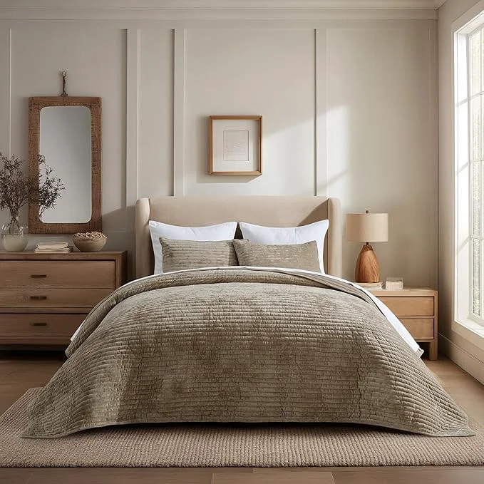 Exclusive EVERGRACE Velvet Quilt Set King Size Luxurious Soft Striped Channel Bedding Set Lightweight Velvet Comforter for All Season Oversized Bedspread Coverlet with 2 Matching Shams Sand Dune Fine Crafted