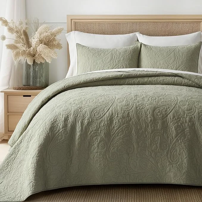 Relaxed EVERGRACE Cotton Paisley Quilt Set Queen Size 3 Piece Set – Prewashed Lightweight Bedspread with 2 Shams Soft amp Breathable Matelasse Coverlet for All-Season Comfort Light Sage Green Fashionable