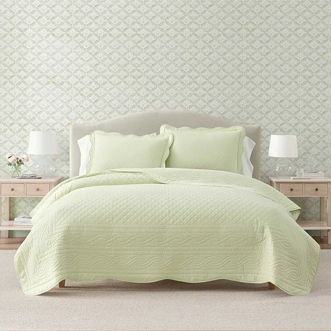 Selected Martha Stewart – King Size Quilt Set Soft amp Breathable Cotton Percale Quilted Bedding with Matching Pillowcases Scalloped Edge Bed Set Vintage Scallop Green Powerful