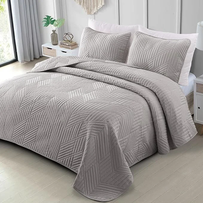 Selected Exclusivo Mezcla Ultrasonic King Quilt Bedding Set Lightweight Light Grey Bedspreads Soft Modern Geometric Coverlet Set for All Seasons 1 Quilt and 2 Pillow Shams Relaxed