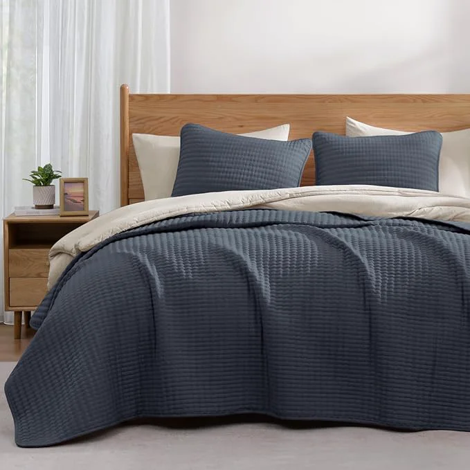 Flexible WRENSONGE Queen Quilt-3 Pieces Lightweight Bedspreads Blue Grey Queen Size Quilt Bedding Set for All Seasons Soft Summer Coverlet with 2 Pillow Shams Suitable for Bed Couch Functional