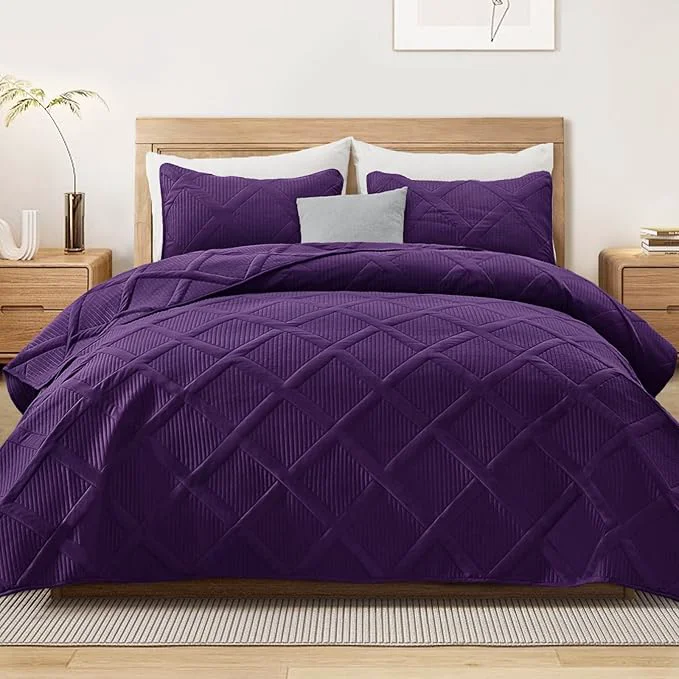 Exclusive Exclusivo Mezcla Quilts Queen Size – Deep Purple Quilt Set Bedspread with 2 Pillow Shams Modern Bedding Set with Striped Pattern Soft Lightweight Bedspreads Queen Size for All Seasons Responsible