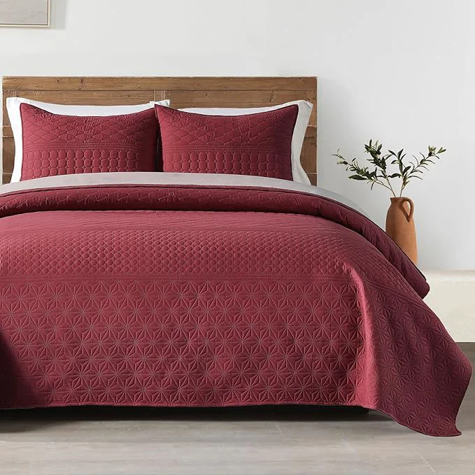 Expertly Made HORIMOTE HOME Burgundy Red King Size Quilt Set – Soft Microfiber Bedspread with 2 Shams Lightweight amp All-Season Geometric Coverlet for Cozy Bedding Trendy