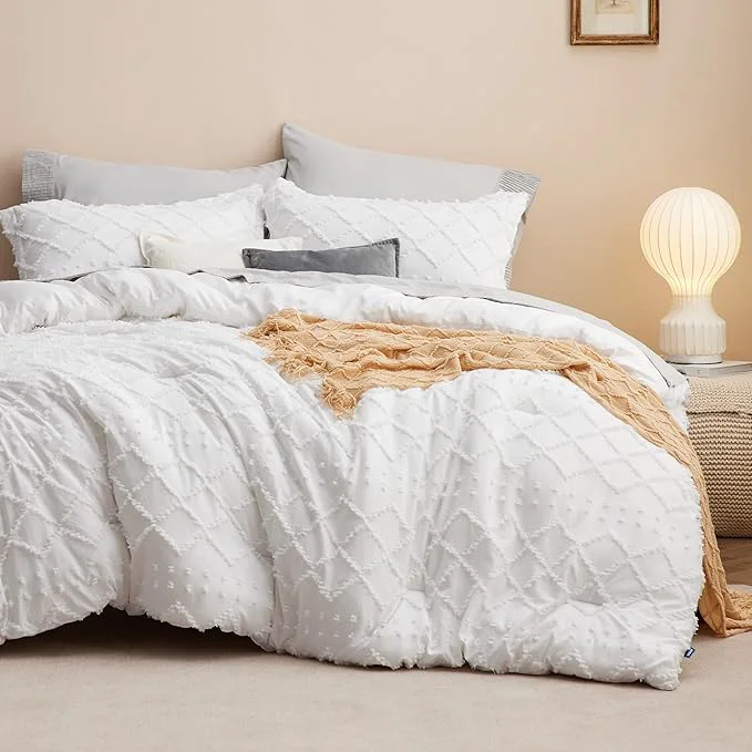 Solid Bedsure Oversized Queen Comforter Set – White Comforter Boho Tufted Shabby Chic Bedding for Kids 3 Pieces Vintage Farmhouse Bed Set for All Seasons Fluffy Soft Bedding with 2 Pillow Shams Reliable
