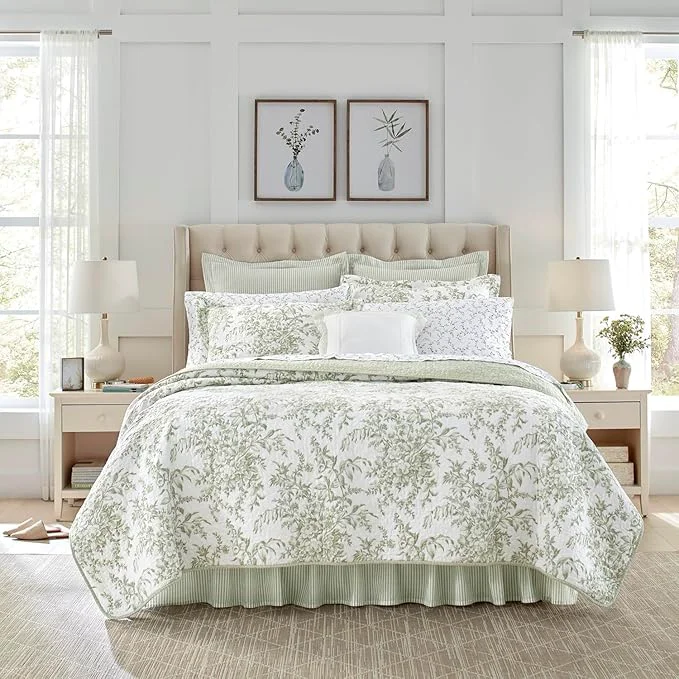 Authentic Laura Ashley – Queen Quilt Set Soft amp Reversible Cotton Floral Bedding with a Medium Weight Feel 3 Piece Bed Set with Matching Pillowcases Bedford Green Off-White Easy-to-Use