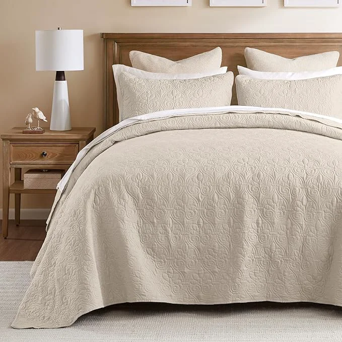 Prestigious Madison Park Quebec Queen Size Quilt Bedding Set – Ivory Damask – 3 Piece Bedding Quilt Coverlets – Ultra Soft Microfiber Bed Quilts Quilted Coverlet Secure