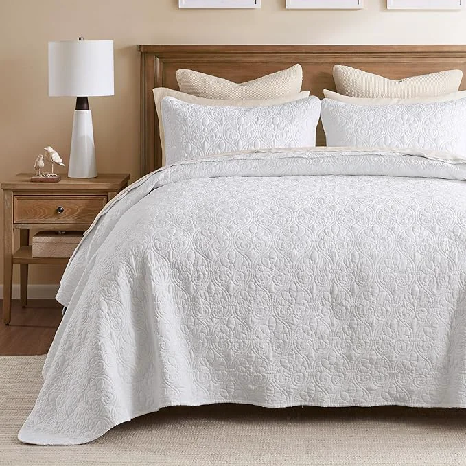 High-Grade Madison Park Quebec Queen Size Quilt Bedding Set – White Damask – 3 Piece Bedding Quilt Coverlets – Ultra Soft Microfiber Bed Quilts Quilted Coverlet Unique
