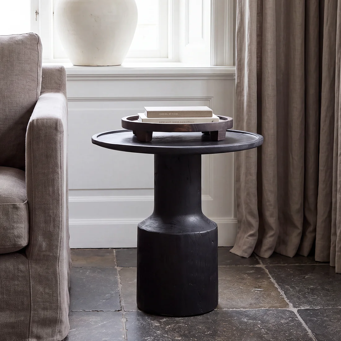 Contemporary Nero side table Midnight Artisan