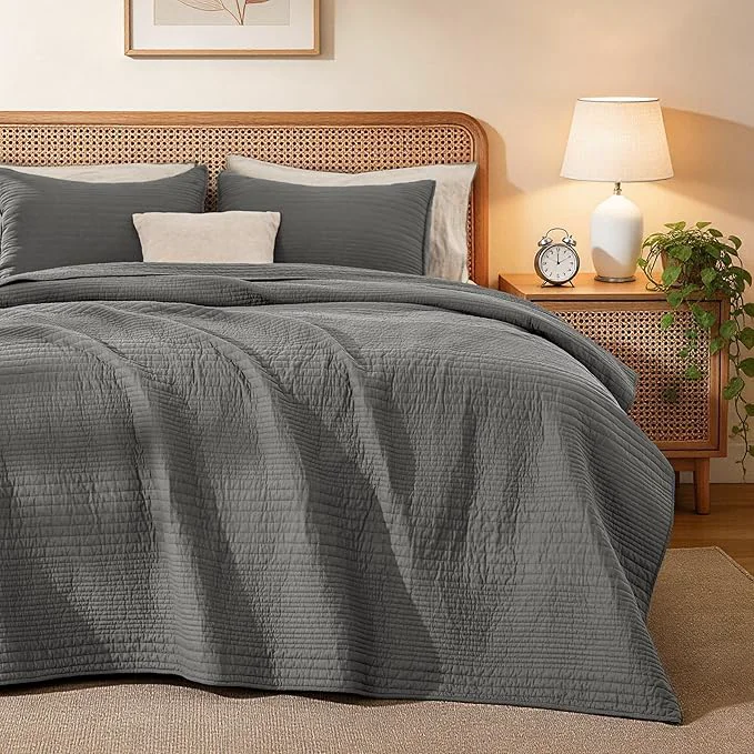 Refined Love’s cabin Queen Size Cotton Quilt Set Cotton Fabric Striped Textured Excellent