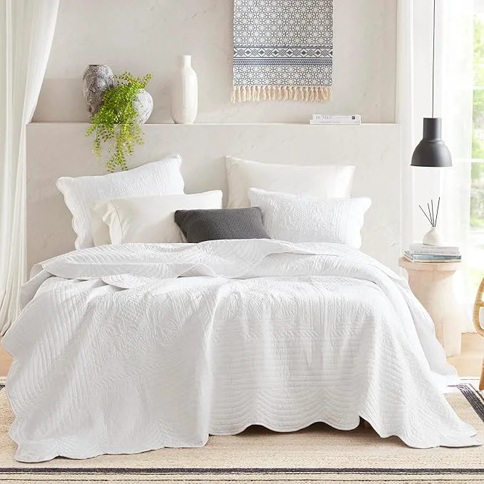 Superior Madison Park Queen Quilt Set Damask Coverlet Set for Queen Size Bed Cottage Oversized Quilt Set Scallop Edge All Season Pre-washed Cotton-Filled Queen Size Quilt Tuscany Full Queen White 3 Piece Sophisticated