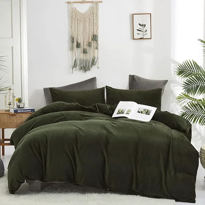 Top-Quality CLOTHKNOW Army Green Velvet Full Size Comforter Set 3Pcs Dark Green Bedding Comforter Sets Cozy Fluffy Green Comforter Hunter Green Comforter Sets Full Expertly Made