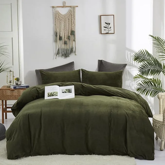 Classic CLOTHKNOW Dark Green Fluffy King Size Comforter Set 3Pcs Velvet Bedding Comforter Sets Soft Dark Green Comforter with 2 x Pillow Cases Authentic
