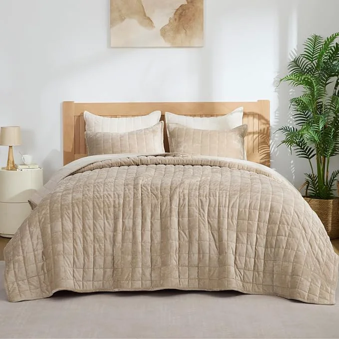 User-Friendly BEDELITE Velvet Quilt Set King Size – Luxury Velvet Comforter Bedding Set 3 Pieces Lightweight Soft Cozy Taupe Oversized Bedspread Coverlet for All Seasons with 2 Pillow Shams Reusable