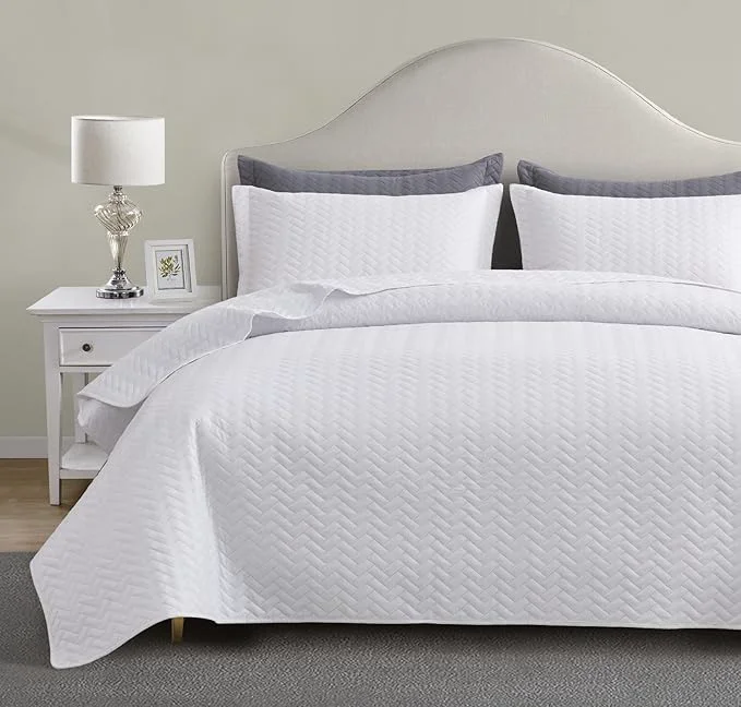 User-Friendly Maple amp Stone White Quilt Set King Size Lightweight Bedspread Ultrasonic Chevron Pattern Light Coverlet for All Season Comforter Bedding Decor – 3 Piece King Bed Cover Sets Easy-to-Use