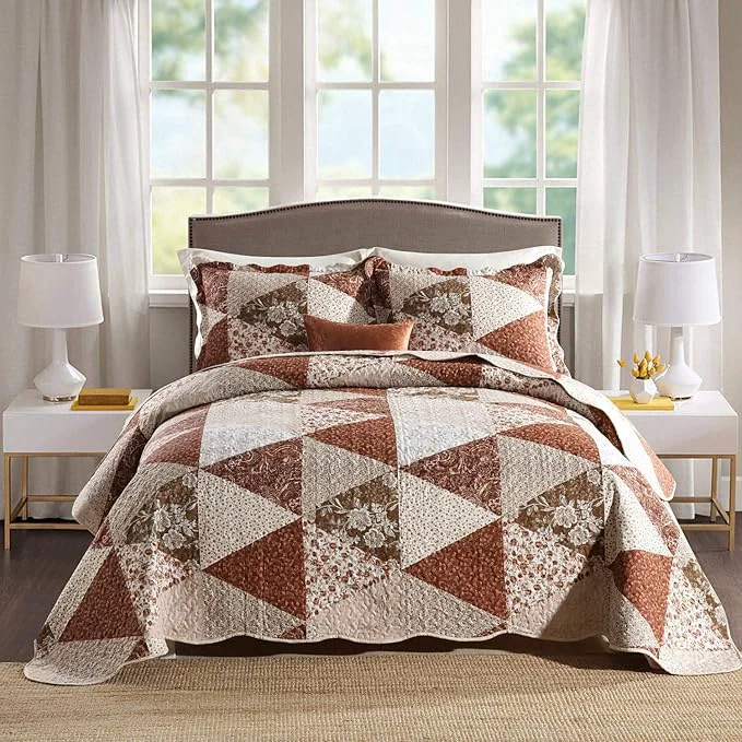 Innovative HoneiLife Queen Size 3 Piece Microfiber Quilt Set – Brown Triangle Pattern 90×96 Inch Long-Lasting