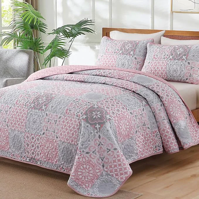 Efficient Dobuyly Pink Grey Quilt Set King Size Boho Plaid Patchwork Bedspreads Coverlet Set 3 Pieces Soft Lightweight Microfiber Summer Quilt Bedding Set for All Seasons 110 quot x90 quot Carefully Designed