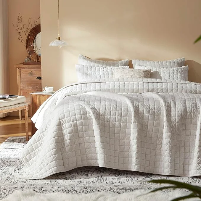 First-Class LEAONME Velvet Quilt Oversized California King-120 39 39 x120 39 39 Lightweight White Velvet Comforter Set with 2 Pillow Shams Oversized Bedspread Coverlet Quilted Bedding Set for All Season Top-Quality