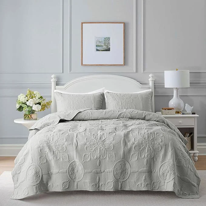 Trusted Light Grey Damask Quilt King Size Bedding Sets with 2 Pillow Shams Boho Bedspread Lightweight Soft Farmhouse Vintage Bohemian Coverlet Retro Jacquard Pattern Bed Cover for All Season 3 Pieces Secure