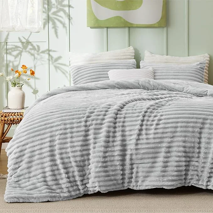 Environmentally Friendly Bedsure King Comforter – GentleSoft™ 3 Pieces Double-Side Fleece Fluffy Light Grey Comforter Set Cozy Striped Room Decor Aesthetic Luxury King Size Bedding with 2 Pillowcases 104×90 Inches Breathable