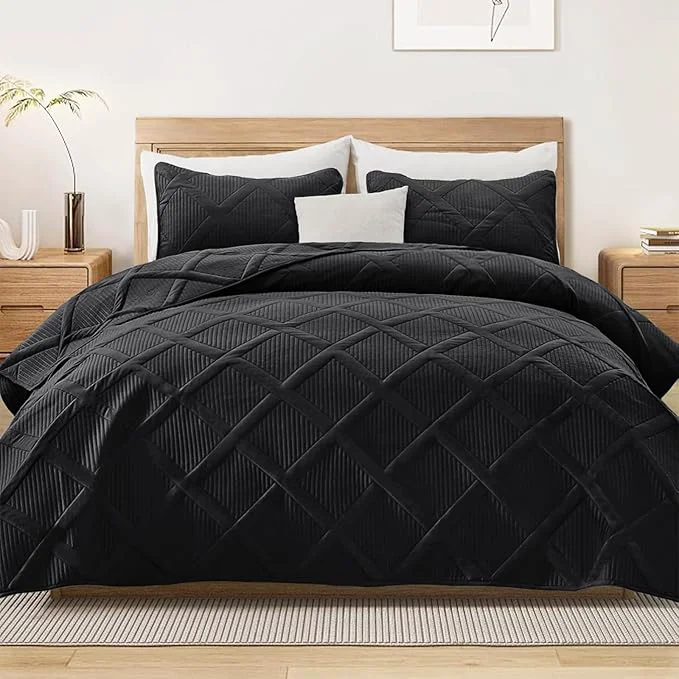 Lightweight Exclusivo Mezcla Twin Size Quilt Set Superior