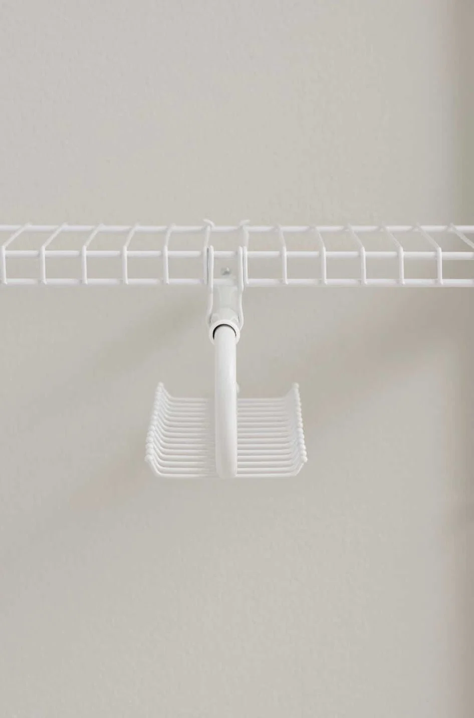 High-Quality Rubbermaid Configurations White Tie Belt Organizer 16.94 in. Comfortable